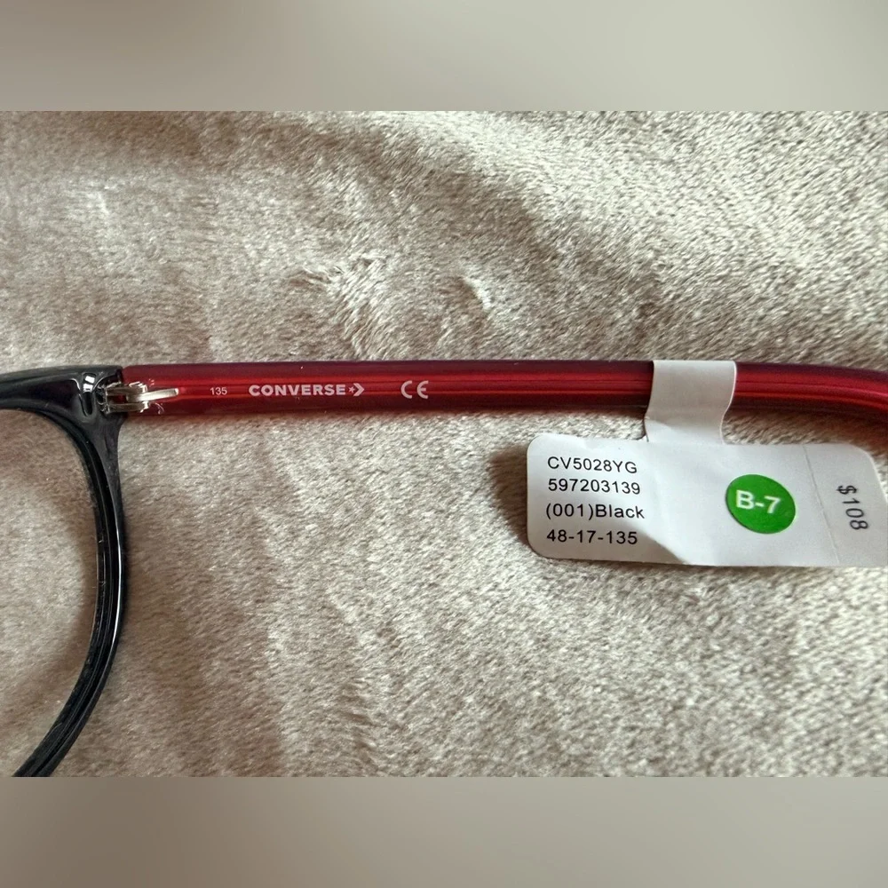 Converse Girls Readers Glasses in Black with Red Accent.  Size: 48-17-135